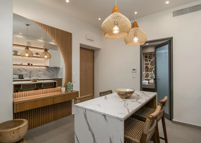 Aqua Pearl Milos Adamantas (Milos)